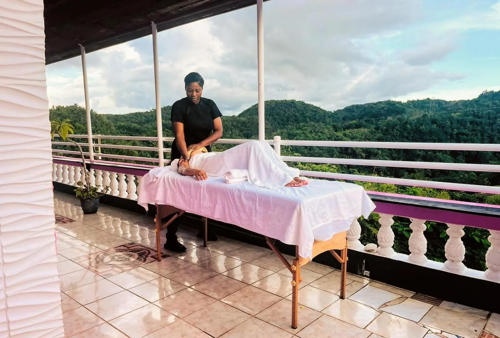 Homestay Nine Mile Resort Village And Travel Stepney